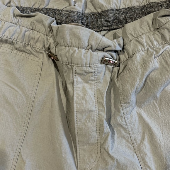 Athleta crinkled paper bag cropped trouser, gently used sz 12. - Picture 2 of 4